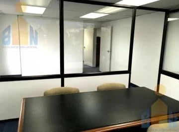 Oficina de Venta en Av de Los Shyris Quito — imagen 2
