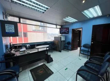 Mv - Av Eloy Alfaro y Av 9 de Octubre, en Venta Oficina de 48 m², Edif. Médico — imagen 5
