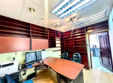 Mv - Av Eloy Alfaro y Av 9 de Octubre, en Venta Oficina de 48 m², Edif. Médico — imagen 3