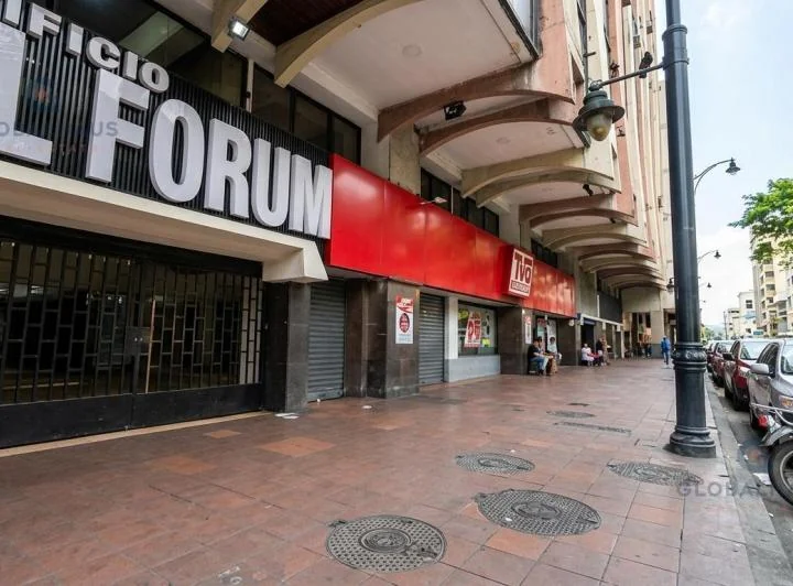 Venta Oficina Edificio Forum Centro de Guayaquil, 40 m² m. G. Guayas — imagen 1