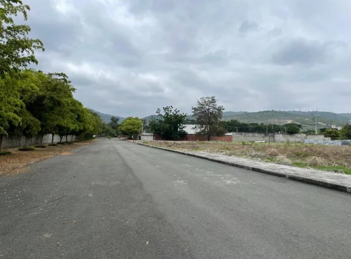 Terreno Uso Comercial 420 m² Vía a La Costa, Guayas — imagen 1