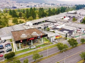 Vendo Concesionario en Av Galo Plaza Lasso, Sector Kennedy — imagen 5