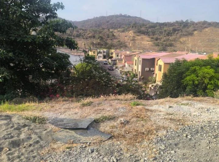 Venta de Terreno 180 m en Villa Club Etapa Magna, Guayas — imagen 1