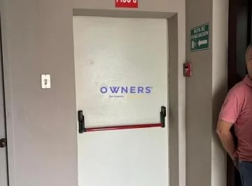 Venta de Oficina en Edificio El Contemporáneo, Piso 8, Av 9 de Octubre y Tulcánficina, Guayas — imagen 3
