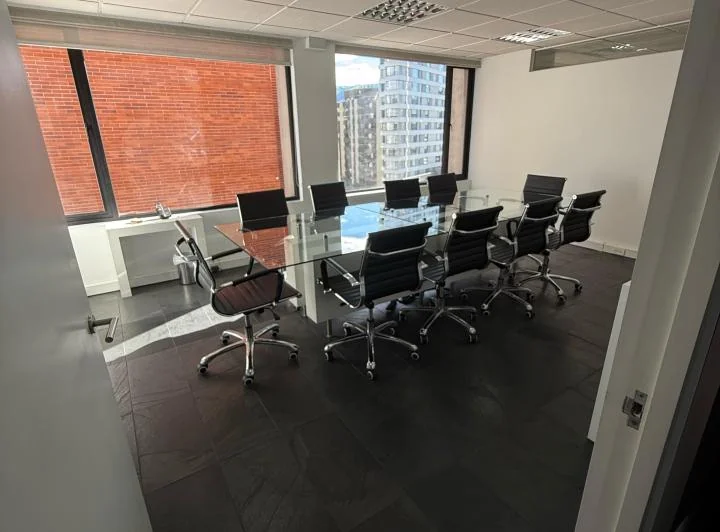 Venta de Oficina en La 12 de Octubre Altura de La Plaza Artigas — imagen 1