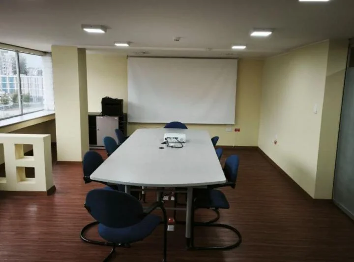 Oficina Remodelada - Sector 12 de Octubre — imagen 1