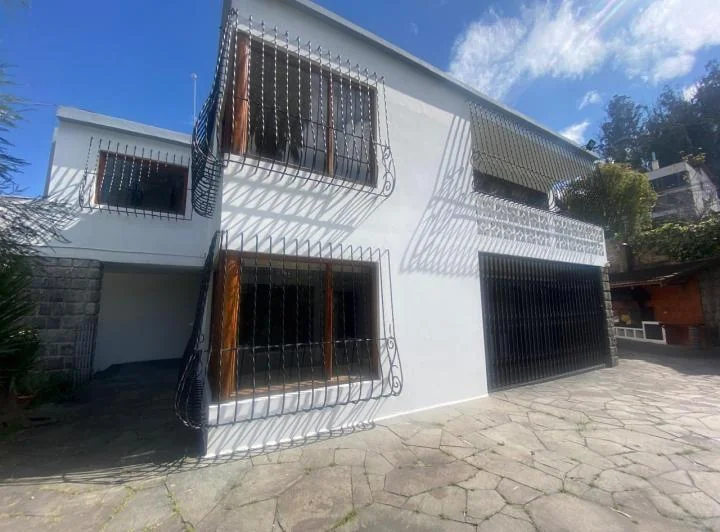 Venta y Alquiler Oficina Sector El Batan — imagen 1