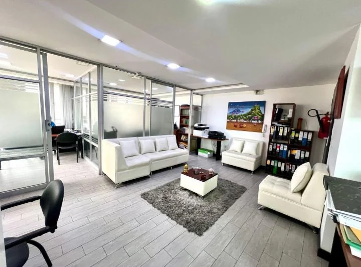 Mv - Sector Carolina en Venta Oficina con Balcon 77.60 m² — imagen 1