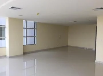 Venta de Oficina + Parqueo en Moderno Edificio Sky Building, Guayas — imagen 2