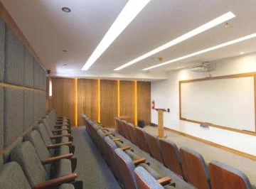 En Venta Oficina por Estrenar, en La Av Amazonas Frente Al Parque de La Carolina. 116 m² — imagen 2