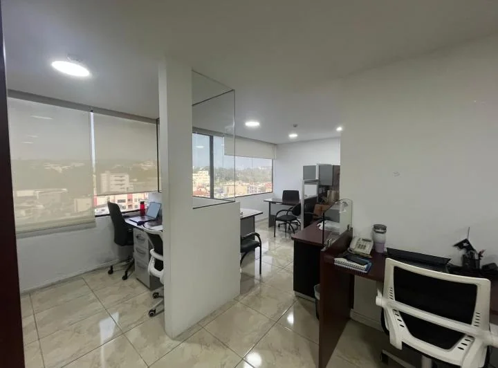 Oficina en Venta, Kennedy Norte, Guayaquil, Guayas — imagen 1