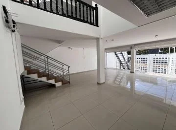Venta Edificio Comercial Local y Oficinas, Av6 de Diciembre y de Las Hortencias — imagen 3