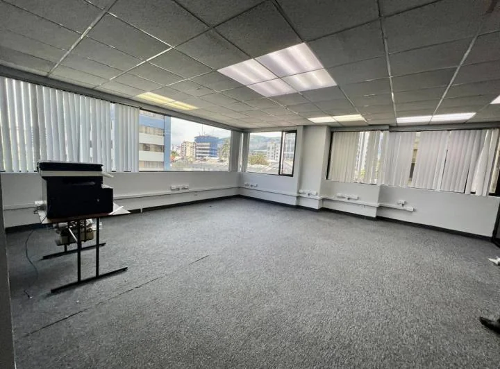 Sector Av Colon, en Venta Oficina de 143,45 m², en Edificio Corporativo (Mv) — imagen 1