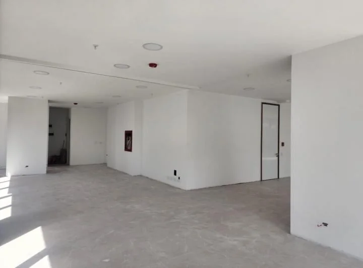 Vendo Oficina a Estrenar en La Shyris — imagen 1