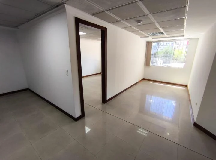 C/ La Pradera, Oficina de 55 m² en Venta, Av de La República — imagen 1