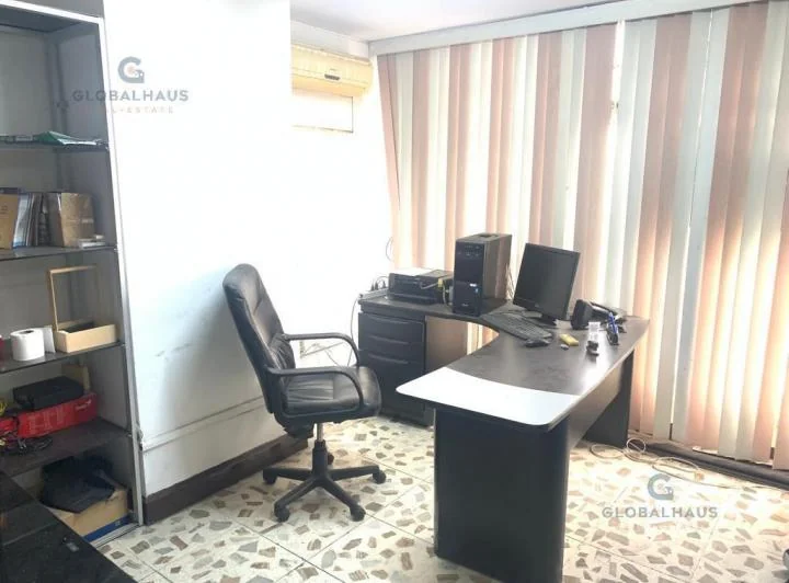 Venta de Oficina en Los Rios y Hurtado, Centro Guayaquil, 60 m² m. H. Guayas — imagen 1