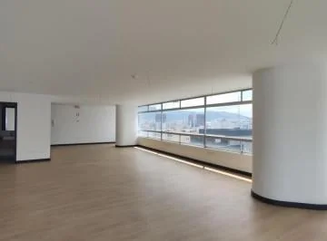 Oficina en Venta por Estrenar con Parqueadero y Bodega Sector Amazonas — imagen 5
