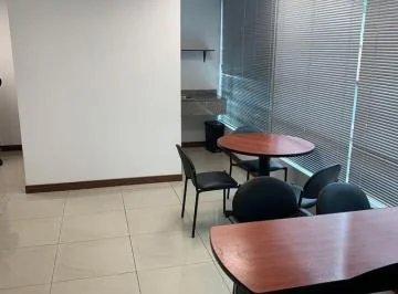 Vendo Oficina con Muebles Sector, La Carolina — imagen 2