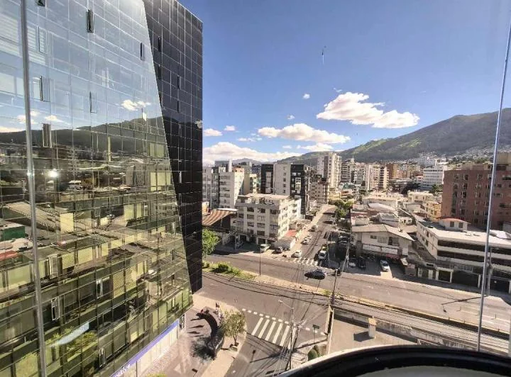 Venta Oficina, Edificio Corporativo, Piso Alto, La Carolina, Amazonas — imagen 1