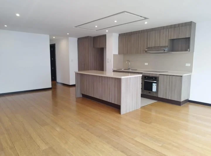Departamento en Venta 84 m², 2 Dorm., Cerca Al Centro Comercial El Bosque. Provincia de Pichincha — imagen 1