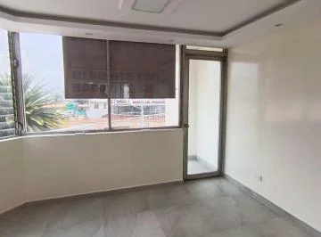De Venta Acogedora Oficina Remodelada de 60 m en La 10 de Agosto y Orellana — imagen 4