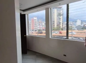 De Venta Acogedora Oficina Remodelada de 60 m en La 10 de Agosto y Orellana — imagen 2