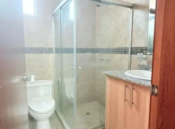 Venta Departamento Tres Dorm. Seminuevo en Tumbaco — imagen 2