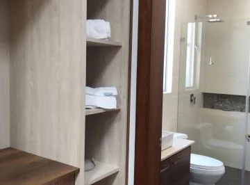 Se Vende Amplio y Cómodo Departamento Ubicado en Tumbaco, Dentro Urbanización La Viña Pr — imagen 4