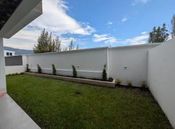 Hermoso Departamento en Planta Baja, con Jardin, de Venta en Cumbaya — imagen 4
