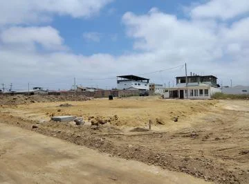 Vendo Terreno Esquinero con Salida a 2 Calles de 337.50 m a 1 Cuadra del Mar en Salinas — imagen 2