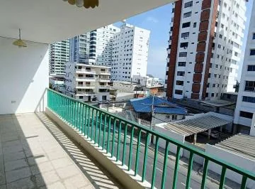 Vendo Comodo Departamento con Vista Parcial Al Mar a Tan Solo Una Calle del Malecon de San Lorenzo — imagen 5