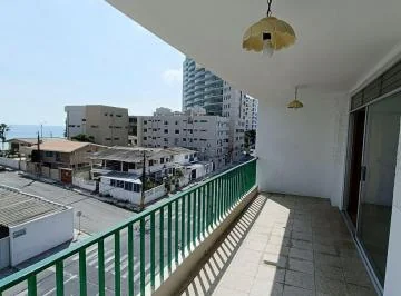 Vendo Comodo Departamento con Vista Parcial Al Mar a Tan Solo Una Calle del Malecon de San Lorenzo — imagen 4