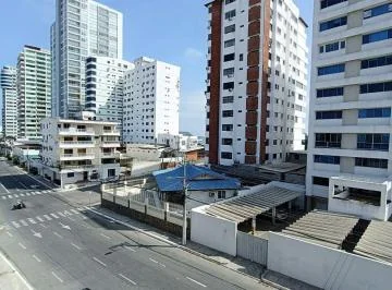 Vendo Comodo Departamento con Vista Parcial Al Mar a Tan Solo Una Calle del Malecon de San Lorenzo — imagen 3