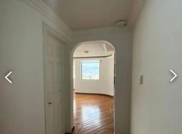 Vendo Hermoso Departamento Jardines del Batan, Dos Dorm., Balcón, Vista Panorámica. Provincia de Pichincha — imagen 2
