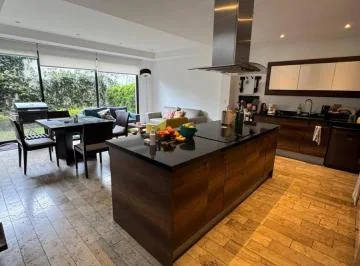 Vendo, Cumbayá, Lindo Duplex, 3 Dorm. Baños, Jardín, Garajes, Sector La Cerveceria, Muy Lindo! — imagen 2