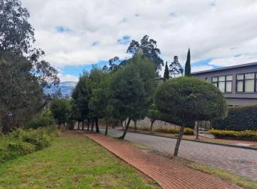 Urbanización de Lujo Cerros de Cumbaya 1,056 m² Cerca Al Colg. Terranova, Vista Espectacular. Provincia de Pichincha — imagen 3