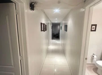 Venta Whimper Departamento Elegante Tres Dorm. Vista — imagen 3