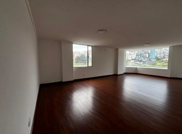 En Venta Departamento Amplio de 3 Habitaciones, La Carolina/ Plaza Argentina — imagen 1