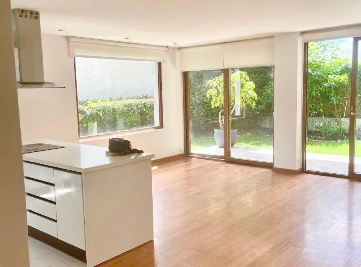 Lindo, Cómodo Departamento con Jardín, Sta Lucia Alta — imagen 1