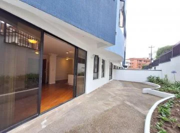 Suite de Venta con Patio Frontal Privado, Parqueadero y Bodega — imagen 4