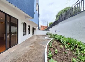 Suite de Venta con Patio Frontal Privado, Parqueadero y Bodega — imagen 3