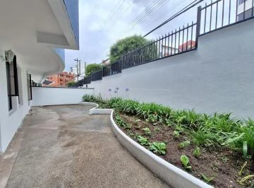Suite de Venta con Patio Frontal Privado, Parqueadero y Bodega — imagen 2