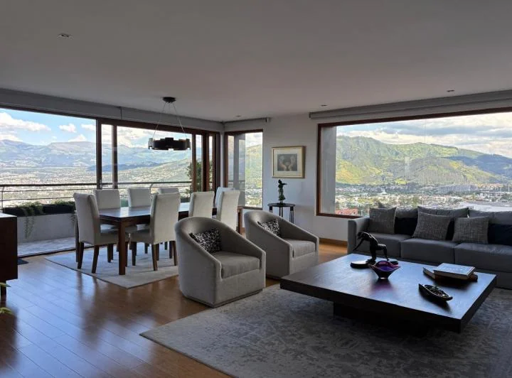 Oportunidad Venta de Exclusivo Departamento con Una Vista Que Simplemente Enamora! Cumbaya — imagen 1