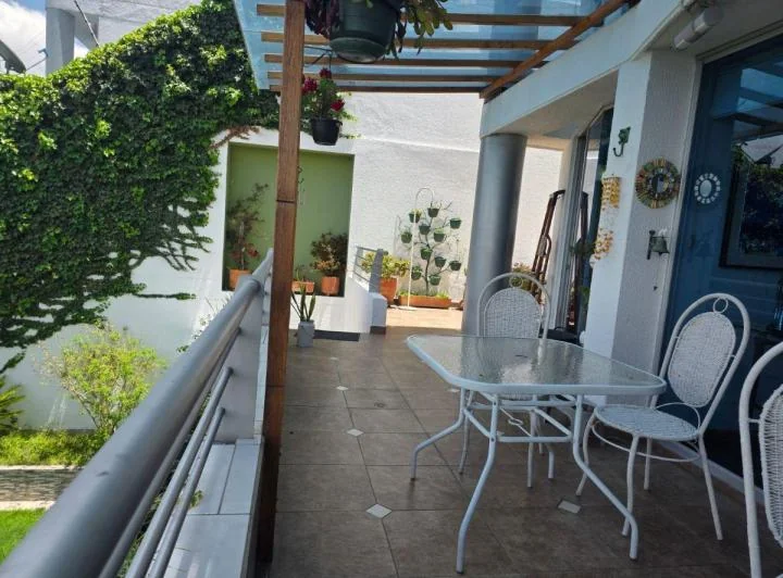 Espectacular Departamento con Jardín Sector Sierra del Moral — imagen 1