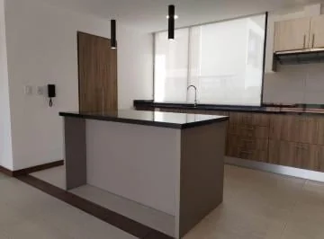 Amplio y Comodo Departamentos en Cumbaya — imagen 4