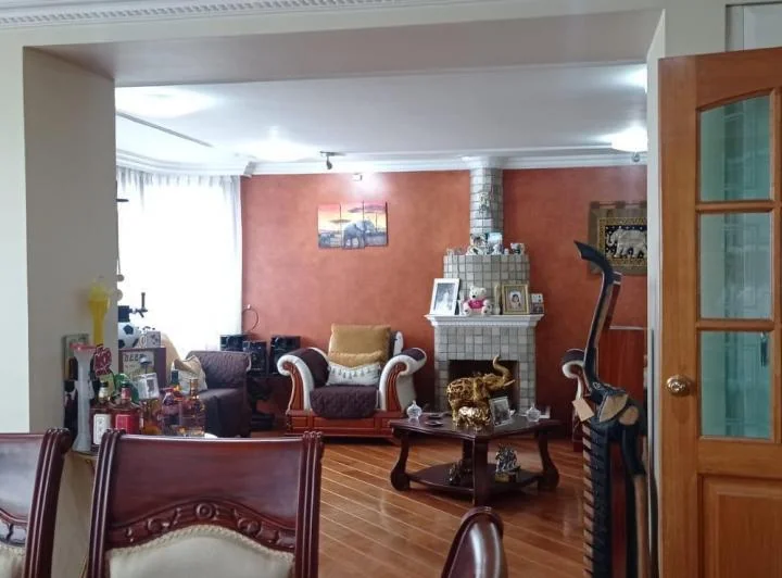 Se Vende Hermoso Departamento Dentro de La Urbanizacion El Condado — imagen 1