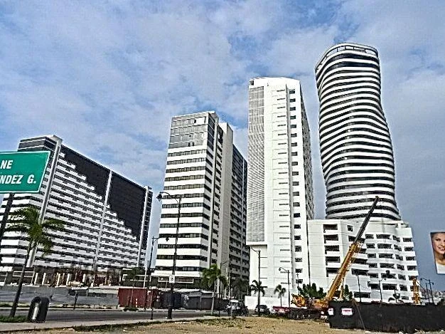 Puerto Santa Ana. E. Soho 360. Oficina Flex de 136 m². en Venta. con Terraza, Guayas — imagen 1