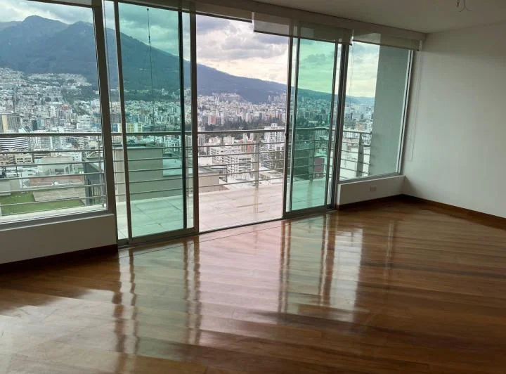 Vendo Lindo Departamento con Vista - Sector González Suárez — imagen 1