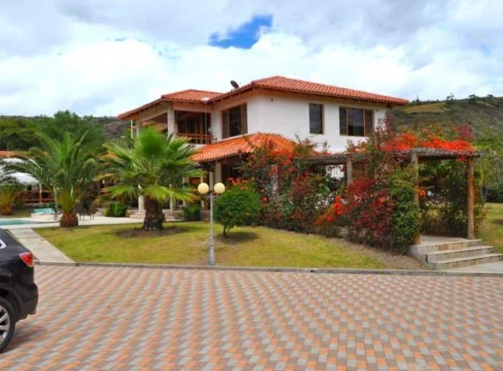 & Quinta - Hosteria, 10 Habitaciones, Piscina, Cabañas Huéspedes - Lugar Maravilloso, Imbabura — imagen 1