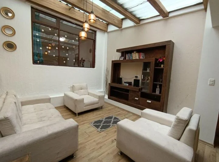 Vendo Departamento, Dos Habitaciones con Parqueadero, Sector Universidad Central, Centro Norte. Provincia de Pichincha — imagen 1